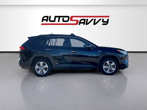 Used 2020 Toyota RAV4 Limited image 8