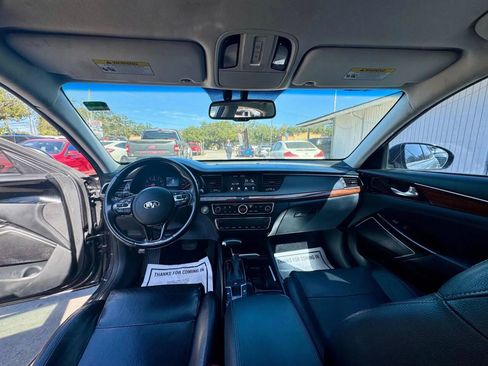 Used 2018 Kia Cadenza Premium image 25
