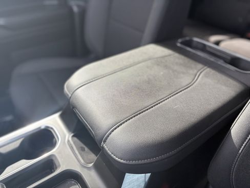 Used 2024 Chevrolet Silverado 1500 LT w/ Z71 Off-Road Package image 30