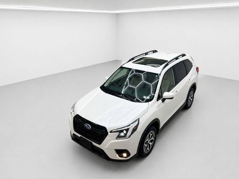 Used 2023 Subaru Forester Premium AWD/4WD image 33