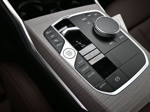 New 2026 BMW 330i Sedan w/ M Sport Package RWD image 16