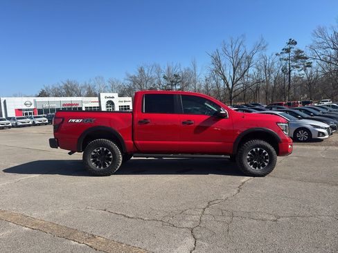 Used 2020 Nissan Titan PRO-4X w/ Pro-4x Convenience Package image 8