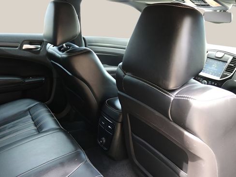 Used 2014 Chrysler 300 S RWD image 18
