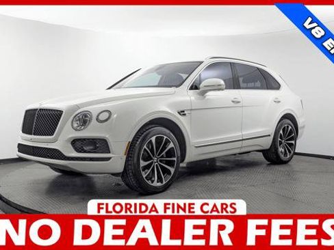 Used 2019 Bentley Bentayga AWD/4WD image 1