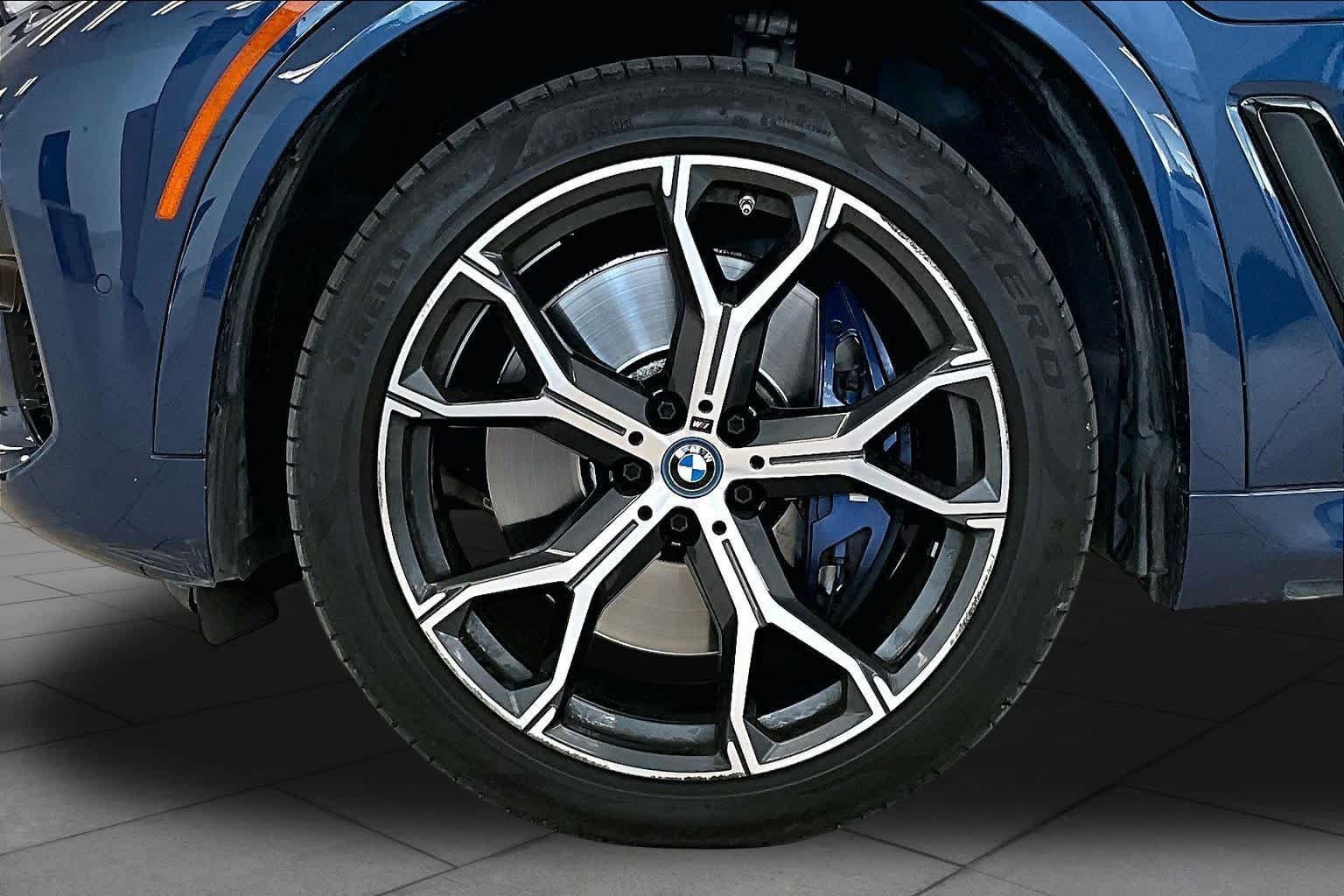 Used 2022 BMW X5 xDrive45e w/ M Sport Package AWD/4WD image 10