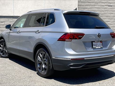 Certified 2023 Volkswagen Tiguan SE w/ Panoramic Sunroof Package FWD image 10