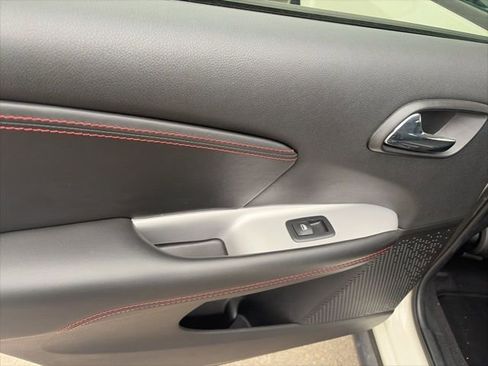 Used 2019 Dodge Journey GT FWD image 12