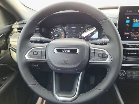 New 2026 Jeep Compass Latitude image 20
