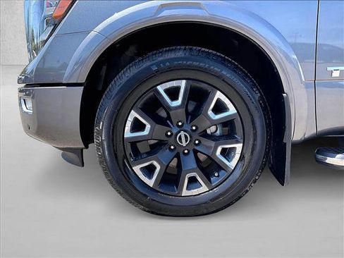 Used 2023 Nissan Titan Platinum Reserve w/ Moonroof Package RWD image 10