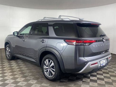 Used 2023 Nissan Pathfinder SL AWD/4WD image 30
