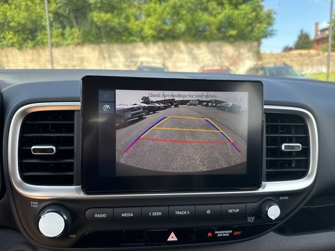 New 2025 Hyundai Venue SEL image 24