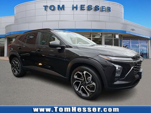 Certified 2024 Chevrolet Trax RS w/ Sunroof Package image 1