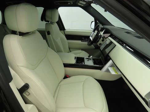 New 2026 Land Rover Range Rover SE image 20