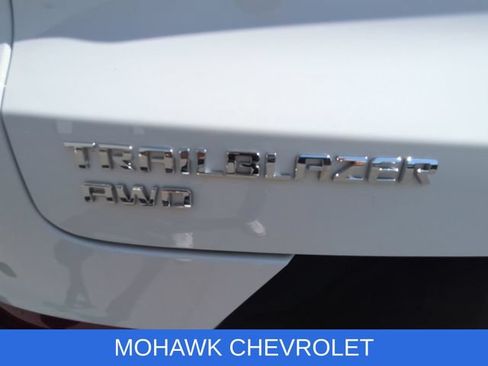 Used 2024 Chevrolet TrailBlazer LT w/ Convenience Package AWD/4WD image 32
