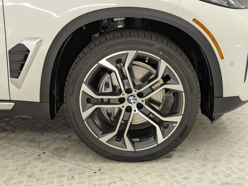 Used 2026 BMW X5 sDrive40i w/ Parking Assistance Package image 4