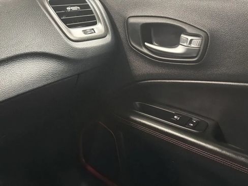 Used 2019 Jeep Compass Trailhawk AWD/4WD image 16