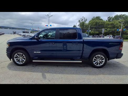 Used 2023 RAM 1500 Laramie AWD/4WD image 5