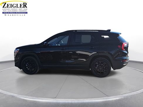 Used 2022 GMC Terrain SLE w/ Driver Convenience Package image 8