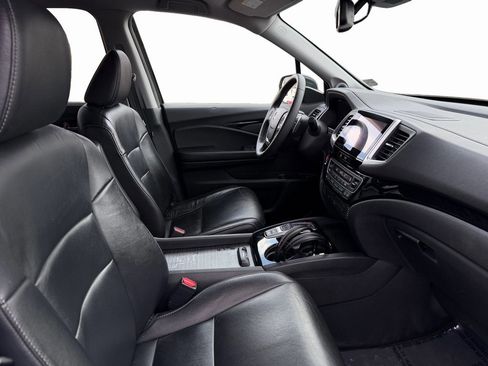 Used 2016 Honda Pilot Touring image 17