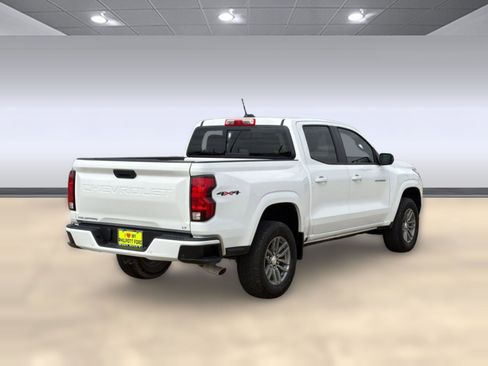 Used 2024 Chevrolet Colorado LT w/ LT Convenience Package AWD/4WD image 9