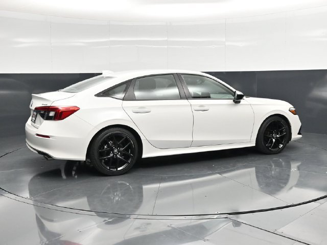 Used 2024 Honda Civic Sport image 2