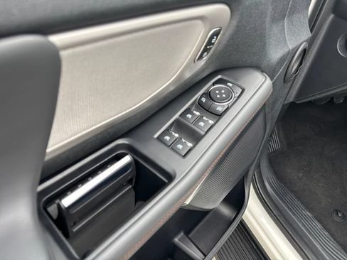 Used 2025 Ford Expedition Max Active AWD/4WD image 9