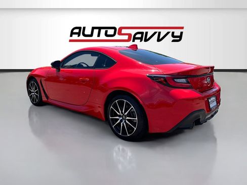 Used 2025 Toyota GR86 w/ ALL Weather Mat Package (TMS) RWD image 5