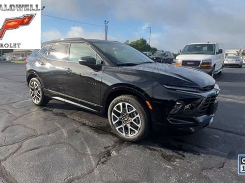 Used 2025 Chevrolet Blazer RS FWD image 2