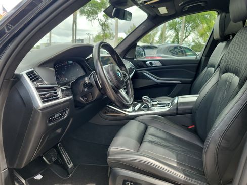 Used 2022 BMW X7 M50i w/ Dynamic Handling Package AWD/4WD image 9