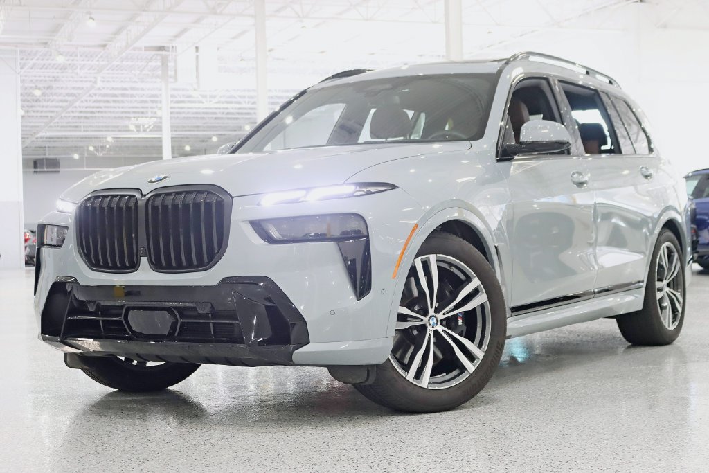 Used 2026 BMW X7 xDrive40i w/ M Sport Package AWD/4WD image 7