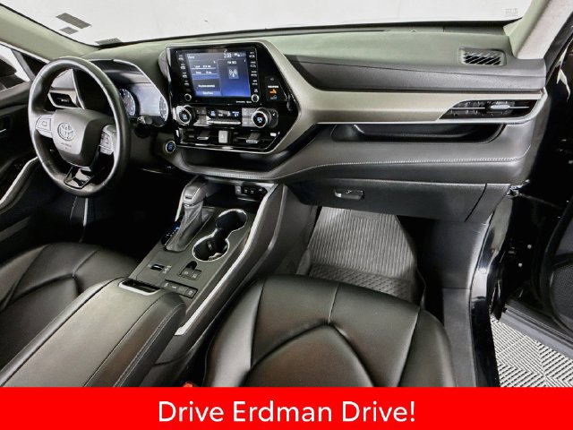 Used 2021 Toyota Highlander XLE FWD image 26
