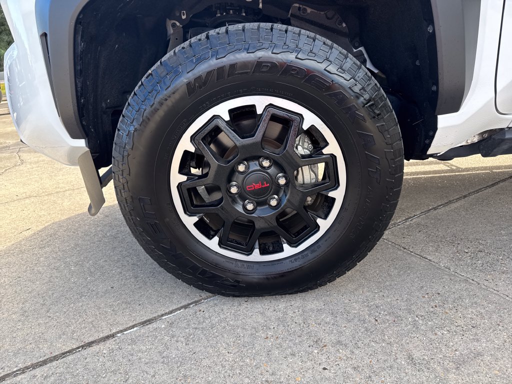Used 2025 Toyota Tacoma TRD Off-Road AWD/4WD image 34