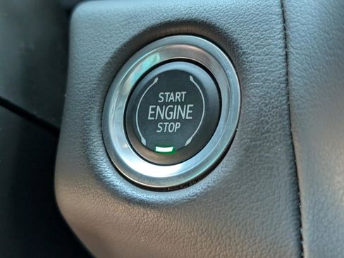 Used 2023 GMC Yukon SLT RWD image 28