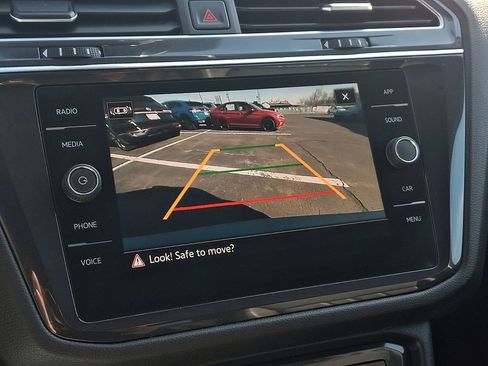 Certified 2022 Volkswagen Tiguan SE AWD/4WD image 18