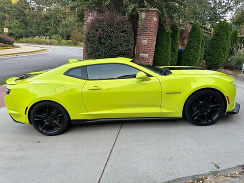 Used 2021 Chevrolet Camaro SS image 18