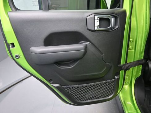 Used 2025 Jeep Gladiator Mojave w/ Safety Group image 14