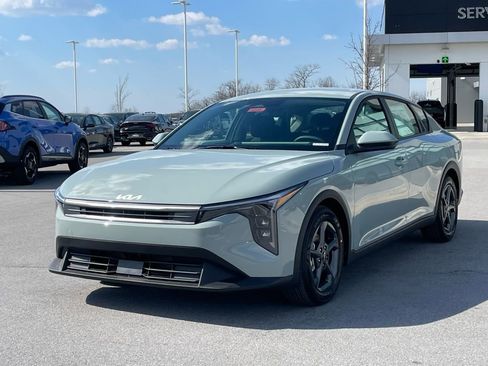 New 2026 Kia K4 LXS image 3