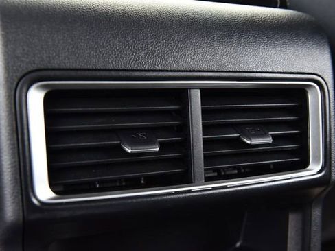 Used 2025 Volkswagen Atlas Cross Sport SE image 22