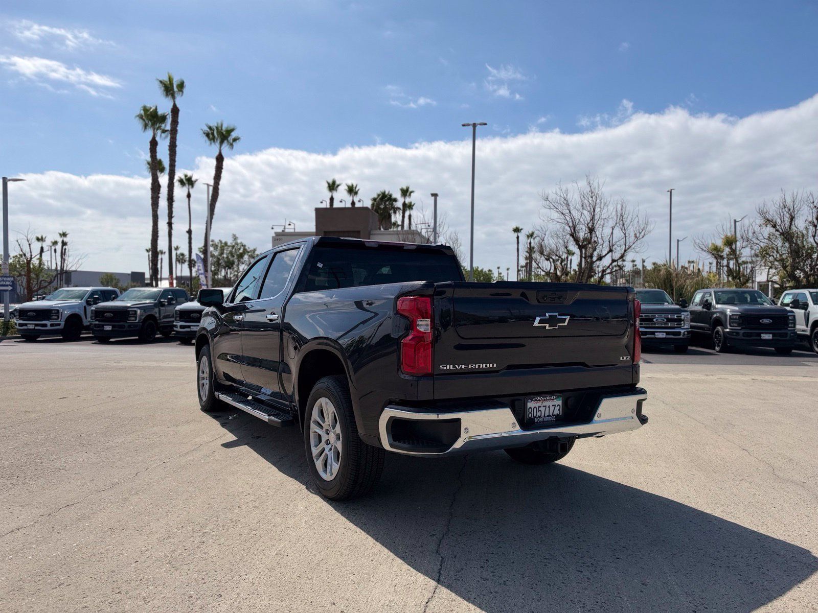Used 2023 Chevrolet Silverado 1500 LTZ RWD image 2