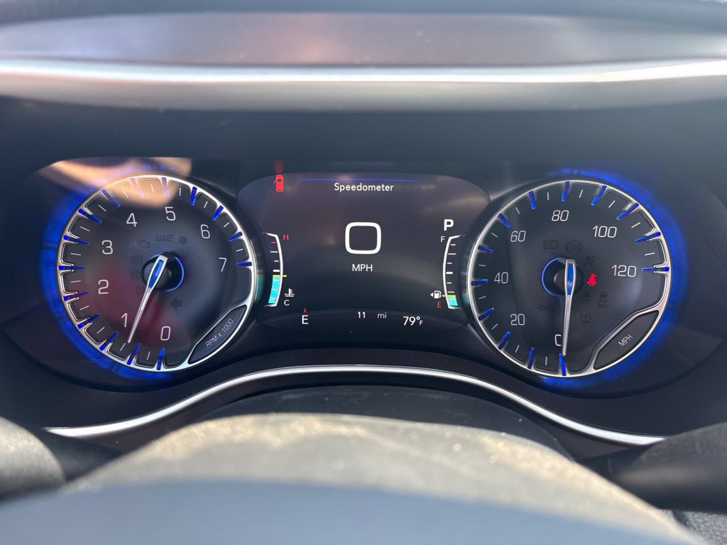 New 2027 Chrysler Pacifica Select FWD image 17