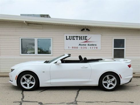 Used 2019 Chevrolet Camaro LT image 2