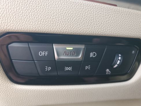 Used 2023 BMW 430i Convertible w/ Convenience Package image 28