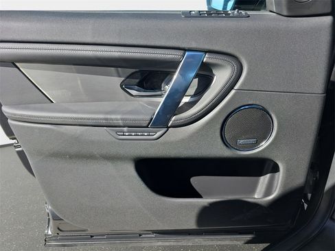 Certified 2025 Land Rover Discovery Sport Dynamic SE image 27