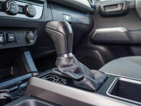 Certified 2020 Toyota Tacoma SR5 RWD image 25