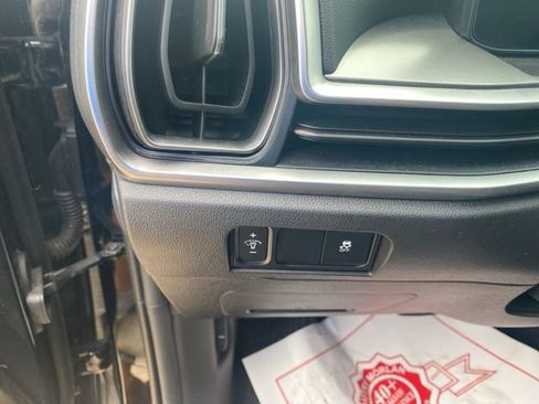 Used 2024 Kia Sorento S image 19