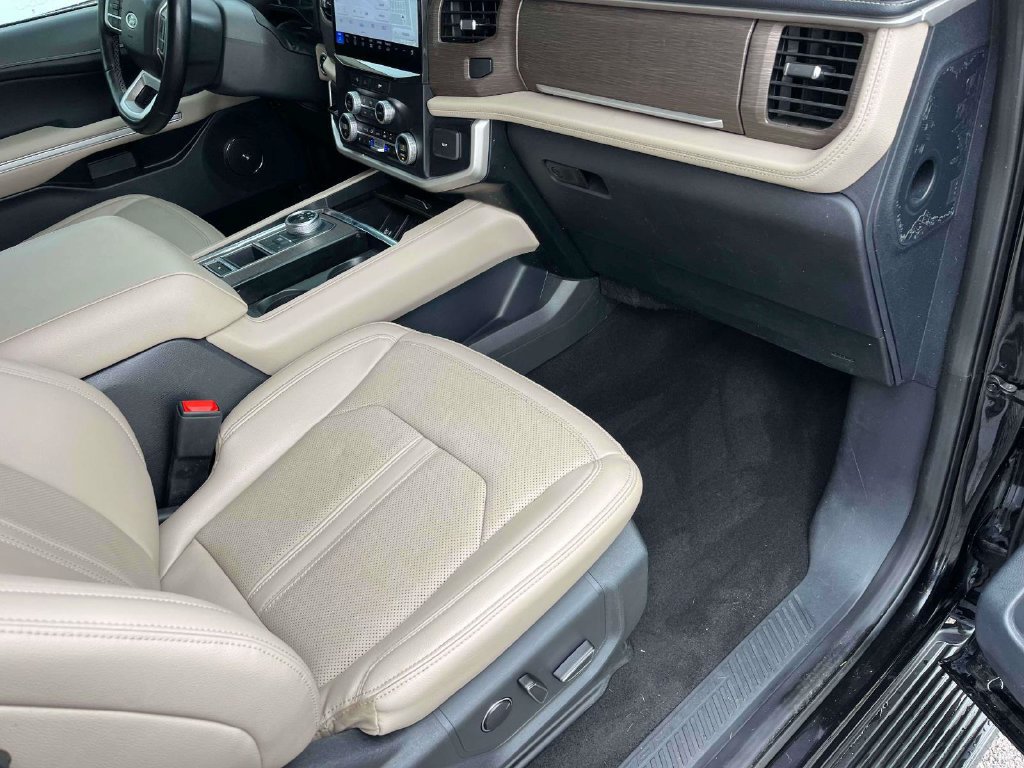 Used 2024 Ford Expedition Max Limited RWD image 12