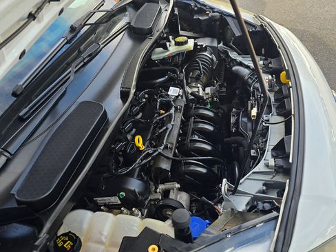 Used 2018 Ford Transit Connect XL image 32