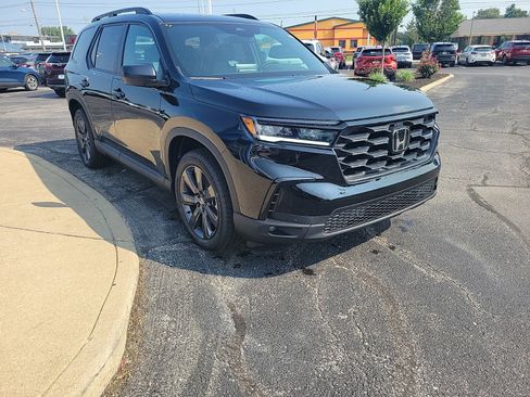 New 2025 Honda Pilot Sport image 3