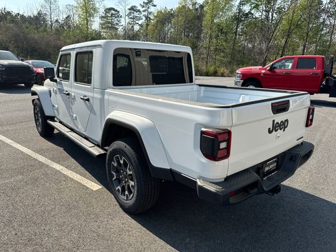 New 2026 Jeep Gladiator Sport AWD/4WD image 8