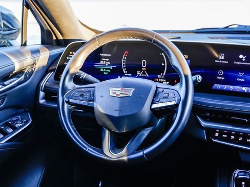 Used 2024 Cadillac XT4 Premium Luxury image 18